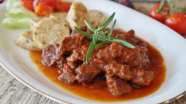 Bonnie – Goulash & Langosh Bar