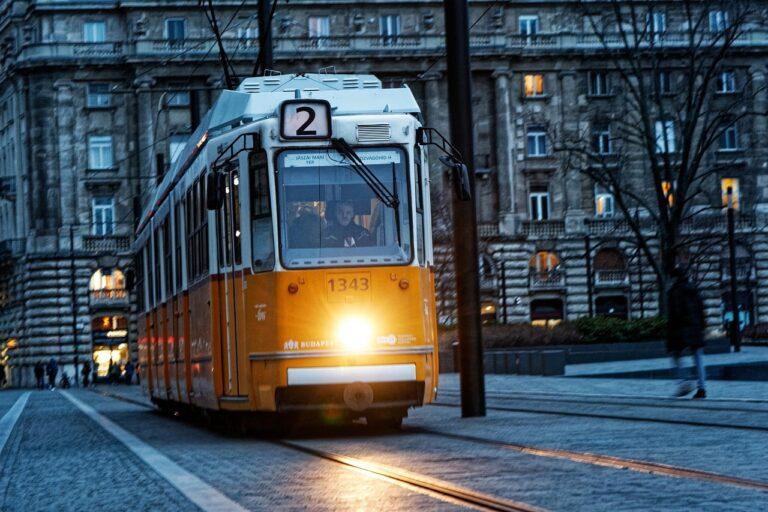 טראם מספר 2 (Tram Line 2) בבודפשט